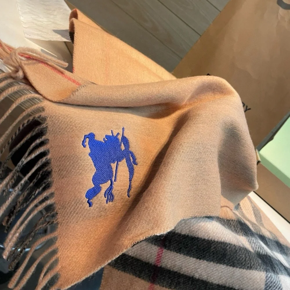 Burberry Camel Scarf with Vibrant Blue Emblem - Picture 9 of 9